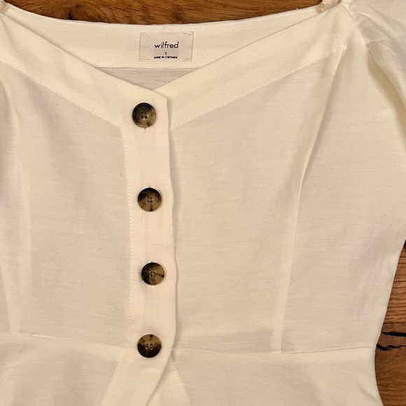 Wilfred. Size Small. White "Janine" puffed sleeved, button-front linen blouse. - Picture 4 of 5